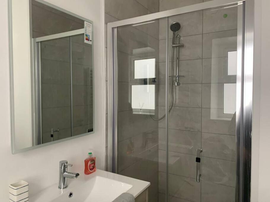 Modern Apartment With Sea Views Portrush Eksteriør bilde