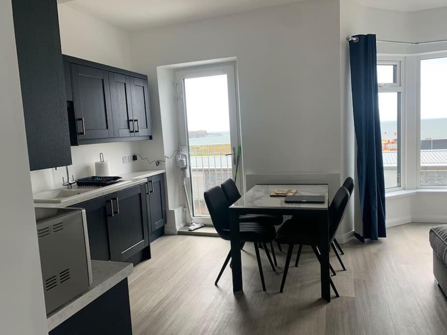 Modern Apartment With Sea Views Portrush Eksteriør bilde